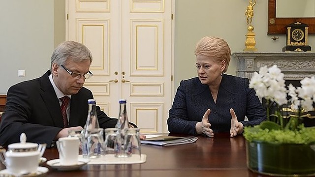D.Grybauskaitė per susitikimą su R.Šadžiumi kirto VMI vadovybei