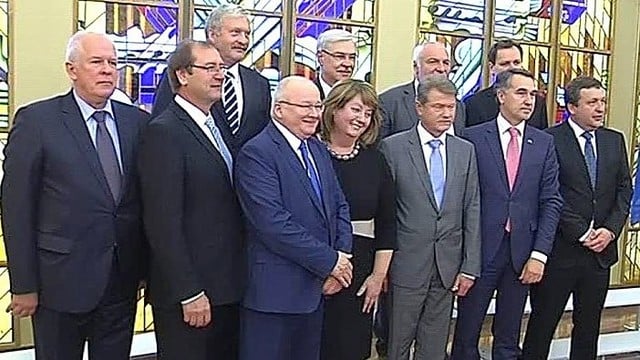 Naujieji europarlamentarai žada kiaulystę vienam iš kolegų
