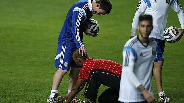 Atviroje treniruotėje – L. Messi fano akibrokštas su bateliais
