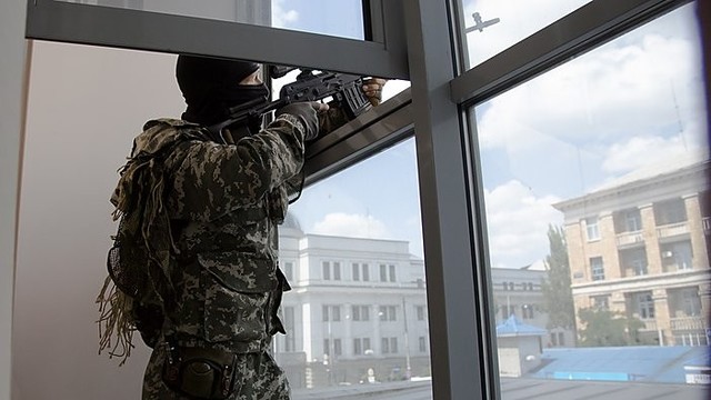 Ukrainos pajėgos nuo separatistų ginasi ir naikintuvais