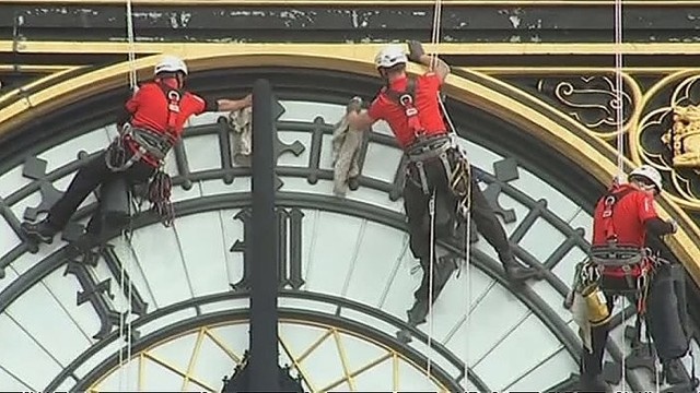 Išvalyti 60 metrų aukščio Big Beną patikėta alpinistams