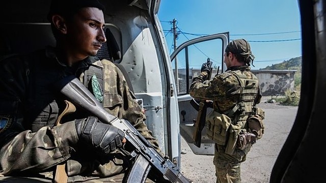 Rytų Ukrainoje pastebėti Kryme siautėję „žalieji žmogeliukai“