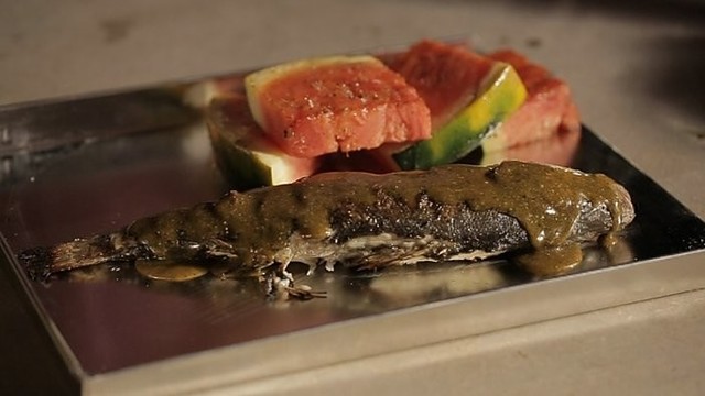 „VMG vasara“: kepta žuvis su šviežių arbūzų garnyru
