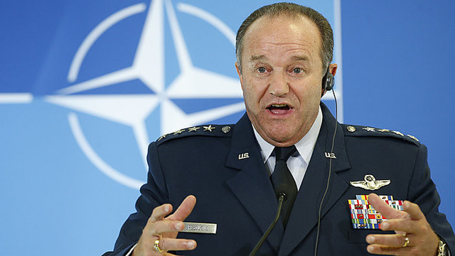 NATO generolas Breedlove'as: „Gavome daug karinių vizijų“