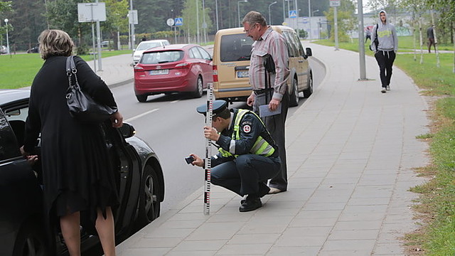 Vilniuje automobilis partrenkė ne per perėją ėjusį vaiką