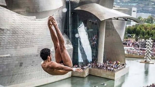 Bilbao mieste – svaiginantys „Red Bull Cliff Diving“ šuoliai