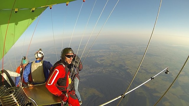 Drąsūs parašiutininkai padarė tai, ko Lietuva dar nematė