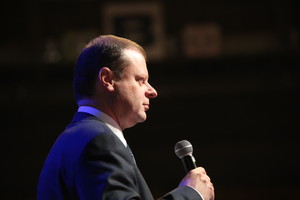 Premjeras kelia tikslą, kad 2017 metais emigracija mažėtų