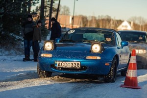 Mėgėjai plūsta į lenktynes – dėl jų Lietuvoje atgimsta automobilių sportas