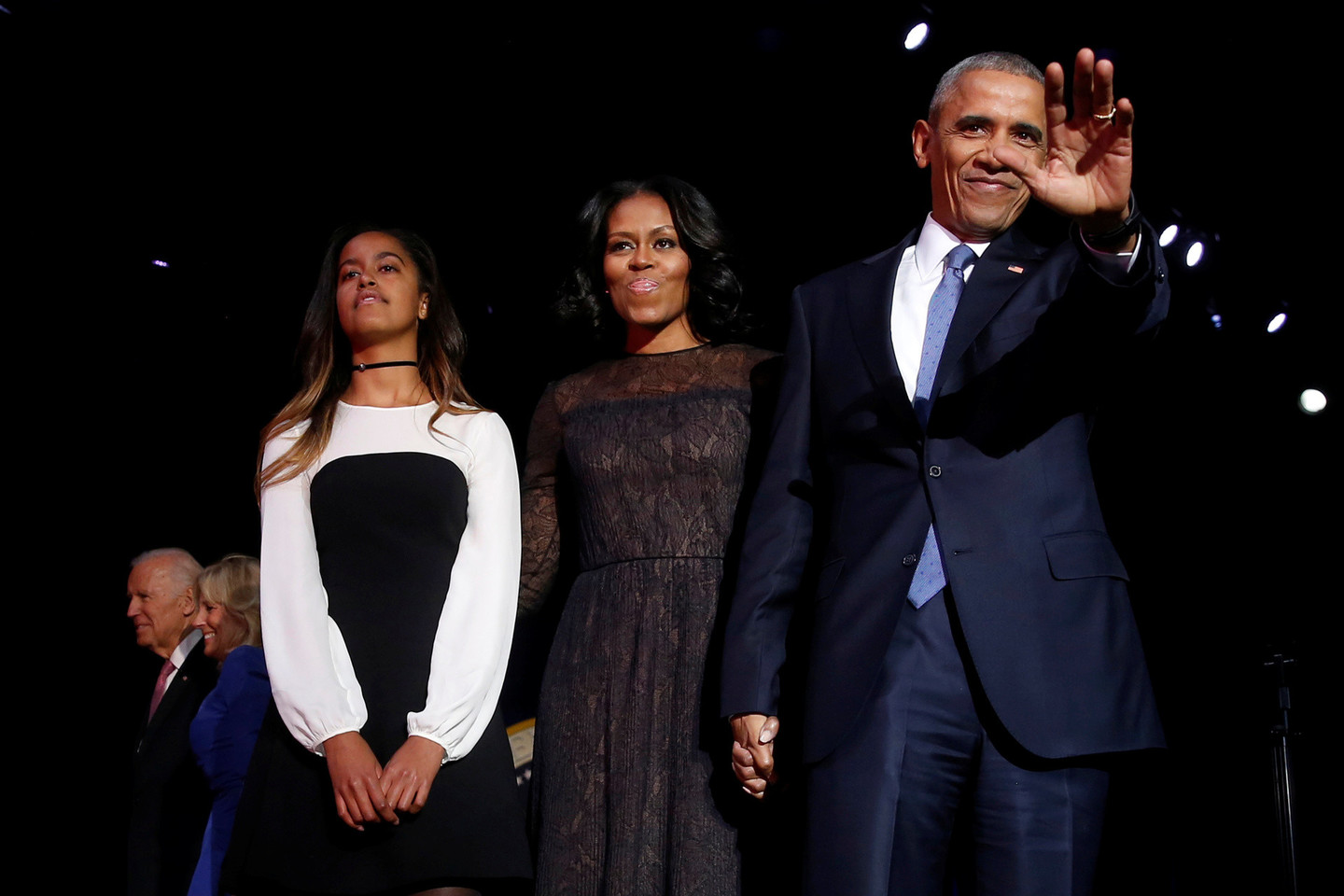 B.Obamos kalbos klausėsi tik jo žmona Michelle Obama ir 18 metų dukra Malia Obama<br>AFP/“Scanpix“ nuotr.