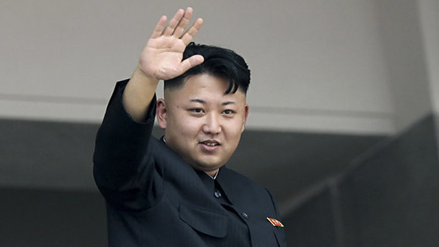 Šiaurės Korėjos televizija pademonstravo Kim Jong Uno silpnybę