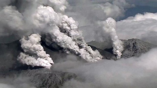 Japonijoje išsiveržęs ugnikalnis sužeidė 8 gyventojus