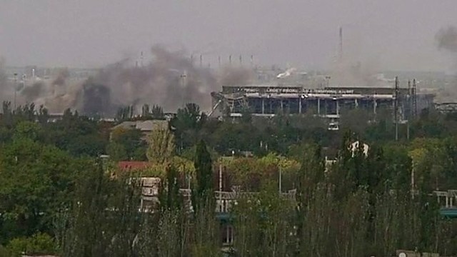 Netoli Donecko oro uosto – susišaudymai ir tiršti dūmų kamuoliai