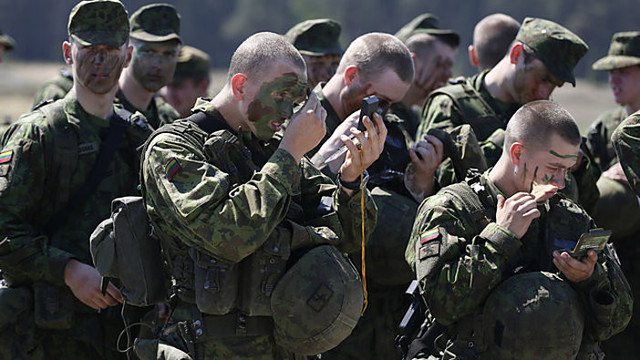 Karo tarnyba Lietuvoje vėl taps privaloma?