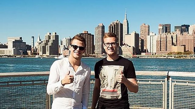 Pamatyk Niujorką brolių gražuolių dvynių Tomo ir Luko akimis