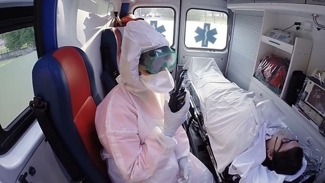 LSMU studentai gydytojams parodė, kaip reaguoti į Ebolos grėsmę