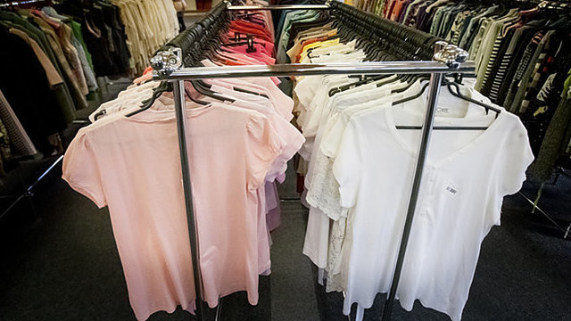 Kodėl padėvėti drabužiai kelia grėsmę žmogaus sveikatai?
