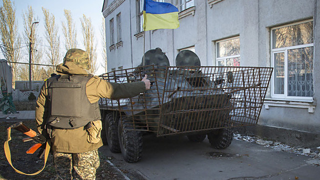 Ukraina ruošiasi blogiausiam: į pietryčius siunčia daugiau karių