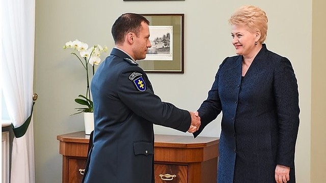 Prezidentė susitiko su policijos generaliniu komisaru L. Pernavu