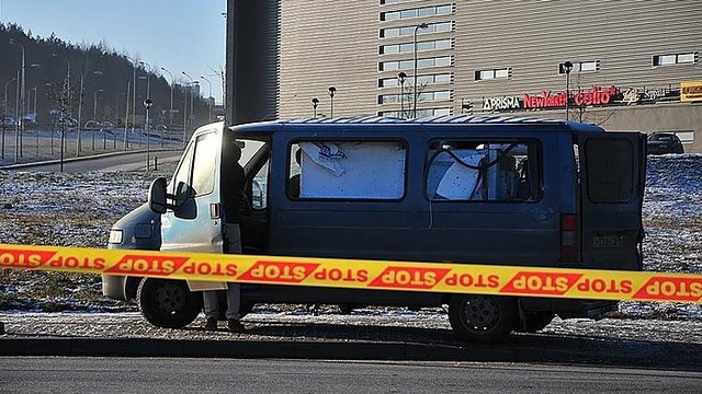 Automobilyje buvęs dujų balionas sprogo Vilniaus degalinėje
