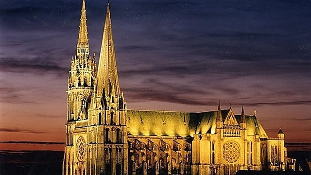 Vienas didingiausių statinių Europoje – Šartro katedra
