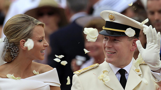Apkalbų lydima Monako karališkoji pora susilaukė dvynukų