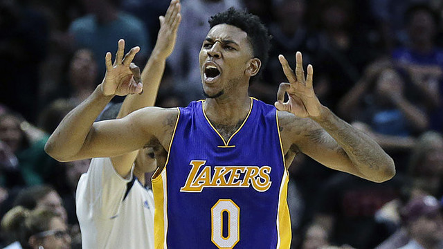 K. Bryantas negavo kamuolio, N. Youngas išplėšė „Lakers“ pergalę