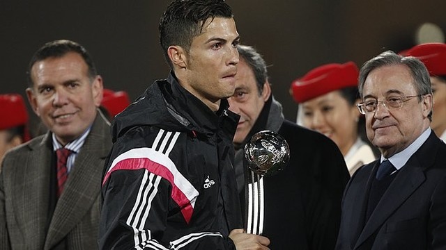 „Real“ žvaigždė C. Ronaldo per apdovanojimą ignoravo M. Platini