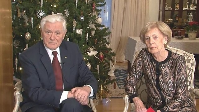 Valdas Adamkus su žmona sveikina Lietuvą su šventėmis