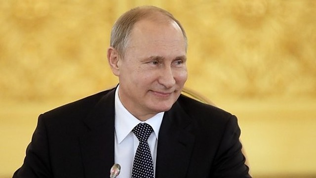 V. Putinas rūpinasi, kad rusai galėtų įsigyti pigesnės degtinės