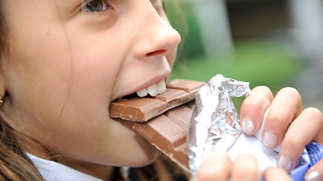 Odontologės patarimai: kodėl reikia valgyti ledus ir šokoladą?