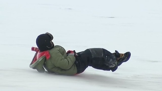 Klaipėdoje ant kalno čiuožinėjančių vaikų tyko pedofilas?