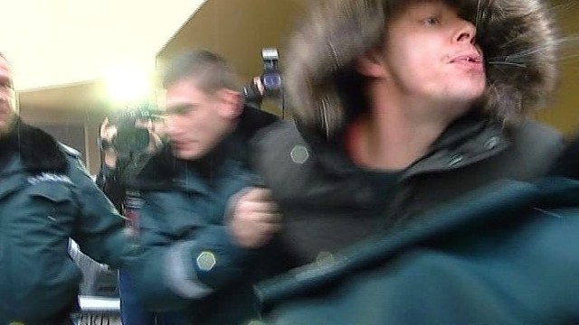 Teisme raudojęs Nerijus Kalaušis apspjaudė žurnalistus