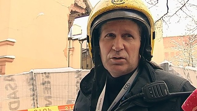 Vilniaus senamiestyje įgriuvus namui evakuojami žmonės