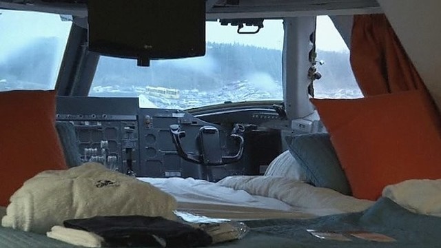 Už 400 dolerių karališkai miegosite „Boeing“ pilotų kabinoje
