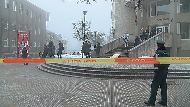 Panevėžio miesto apylinkės teisme ieškoma sprogmenų