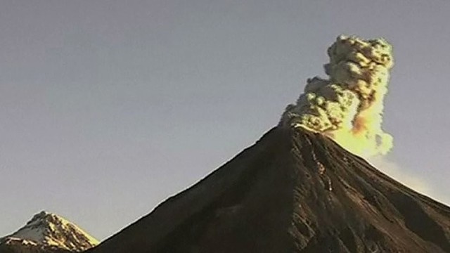 Gąsdina ir žavi: per vieną minutę – dešimtys vulkanų sprogimų