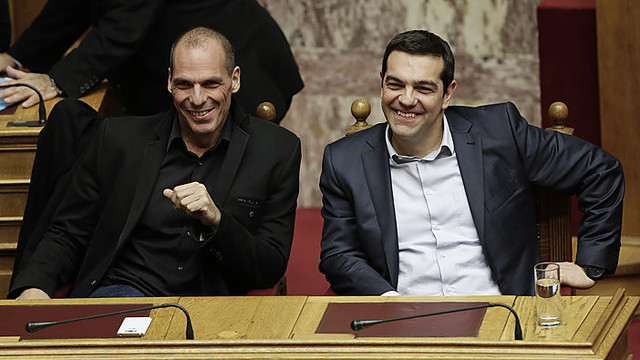 Bent kelis artimiausius mėnesius Graikija išsilaikys ant kojų