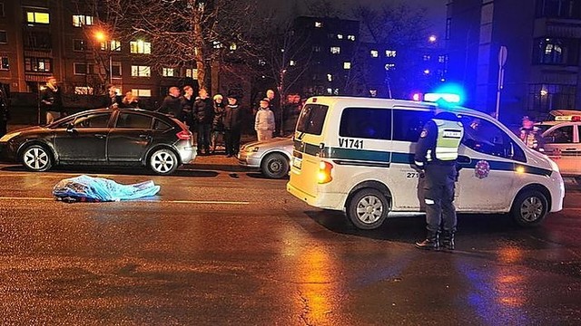 „Audi“ partrenkė žmogų: vairuotojas pabėgo, pėsčioji žuvo