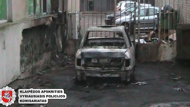 Klaipėdos pareigūnai surado FNTT automobilį sudeginusį jaunuolį