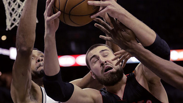 J. Valančiūnas ir „Raptors“ nublanko prieš NBA čempionus