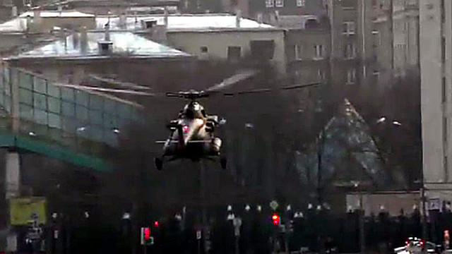 Nerimą sukėlė virš Kremliaus pasirodę kariniai sraigtasparniai