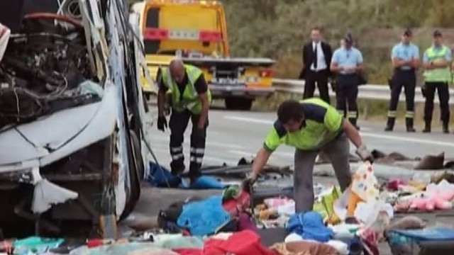 Brazilijoje į 400 metrų tarpeklį nukrito autobusas su turistais
