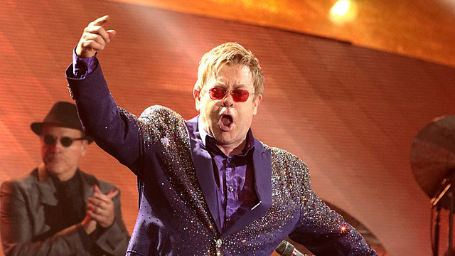 Eltonas Johnas ragina boikotuoti „Dolce & Gabbana“