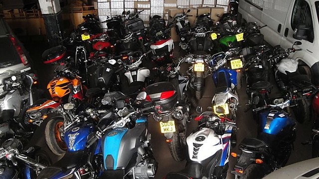 Alytuje – Didžiojoje Britanijoje vogtų motociklų slėptuvė