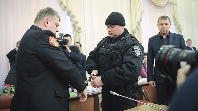 Ukraina pradėjo kovą su korumpuotais pareigūnais ir oligarchais