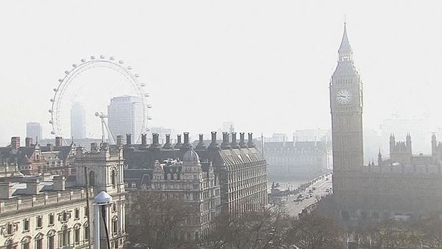 Dulkių debesys iš Sacharos dykumos pasiekė Londoną
