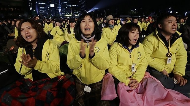 Žada iškelti šimtus žmonių pražudžiusį Pietų Korėjos keltą