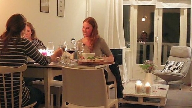 Neįprastas būdas pažinti šalį - mokama vakarienė žmonių namuose