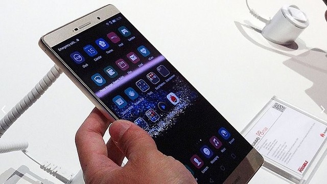 „Huawei“ P8 apžvalga: kaip randa namuose pamestą telefoną?